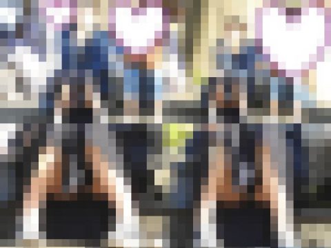 お座りお姉さん発見!!(FHD)大変です!!パンツが見えてますよ129