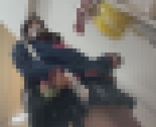◎ローアングル#25 JKの前かがみピンクパンツ