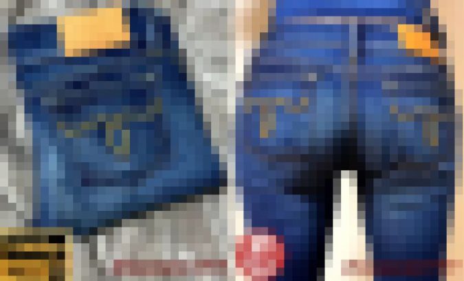 極細ギャル系?moussyデニム!ノーパンでジーンズ尻撮影!デニム気持ち良くてイクッ?
