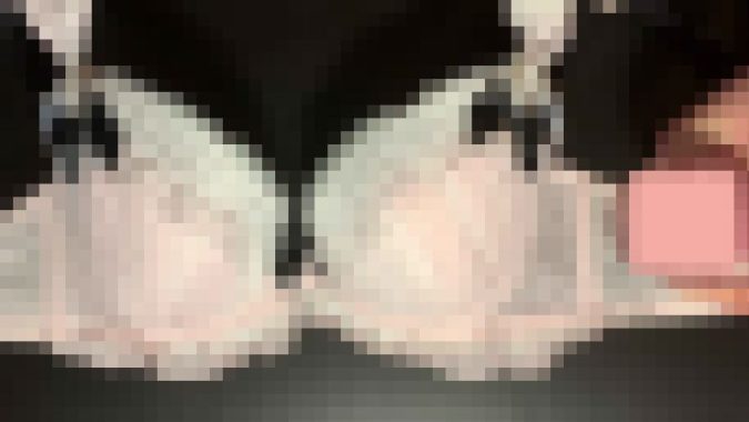 【再販】フリルブラジャーぶっかけ4発 かわいい系と清楚系ブラジャーに合計4発の大興奮ぶっかけ!!!