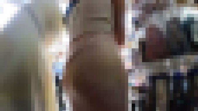 【巨尻ロングスカート】アジア系巨尻セレブお嬢様のピンクスカート着衣尻を粘着撮影。