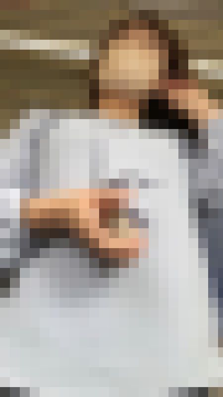 【下からの眺め52】推定Gカップのド迫力おっぱいを下から観察!