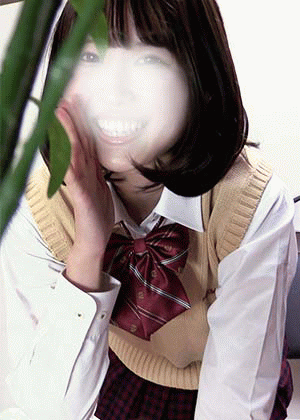 1軍女子の誘惑パンティ 勝手に見せつけてきて・・・「 ヘ ン タ イ ? 」