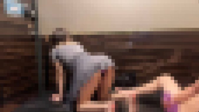 ネカフェ派遣オナクラ。人妻嬢の蒸れたパンティの香りを嗅ぎながら手コキ・15分コース・錦◯町・香織 さん【隠し撮り】