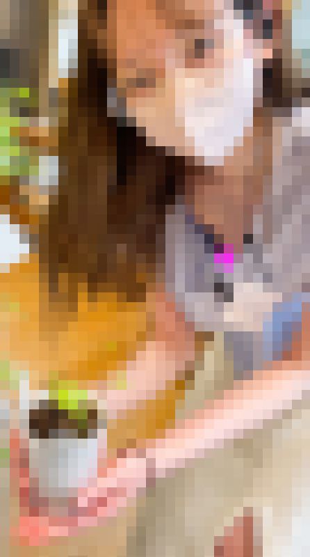 【働く女性の胸ちらver.1】 ~雑貨屋で働く丸メガネ美女の胸ちら?