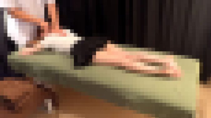 許して…もうイカせてぇぇぇ!!超焦らし責め 施術台から転げ落ちイキまくりガクブル 可愛いカフェ店員 緊急来院