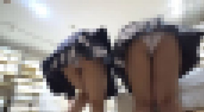 【再販】制服おぱんつ拝見隊06/売り物ベッドにダイブして丸見え女子。激ミニスカートではみ出るお尻編。