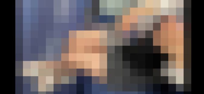 【再販】太ももとスカートがびしょ濡れ!小柄な女子大生のサンダル美脚がエロカワイイ!!