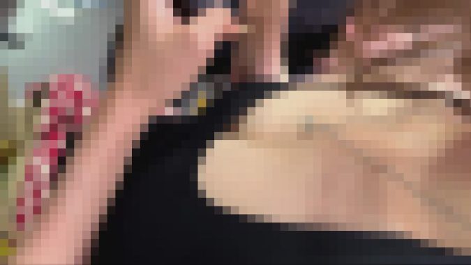 【再販】過去一更新!!タンクトップ姿の細巨乳の胸チラ谷間。しかも「長尺だよ」\(^_^)/