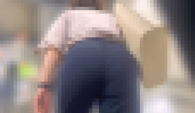 街中の素人OLのエロ尻3連発!自慢のスケベ尻をムニュらせて♂を挑発!