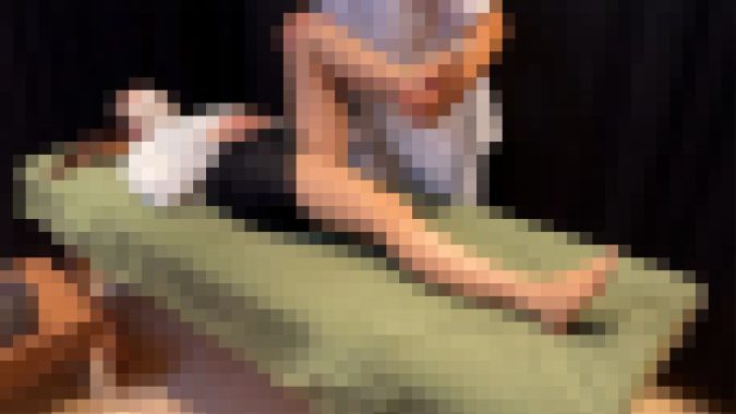 巨乳タイトスカートOL 恥じらいながらも乳首イキを切望 蒸れたパンスト美脚をくねらせスーツ着衣で連続絶頂
