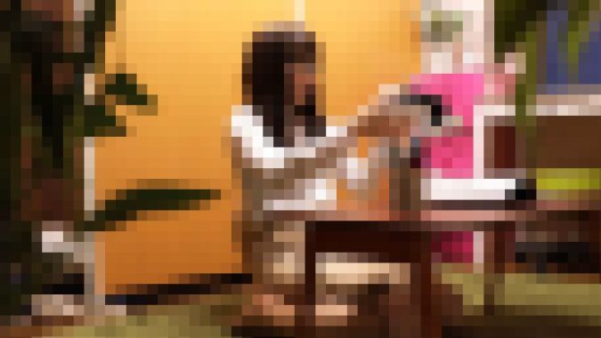 VRしている無防備状態の娘の胸ちらパンチラ おっぱいを見られる羞恥 さとみさん