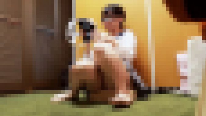VRしている無防備状態の娘の胸ちらパンチラ 愛嬌スマイルあいちゃん。「ヤメテ〜」を連呼!?