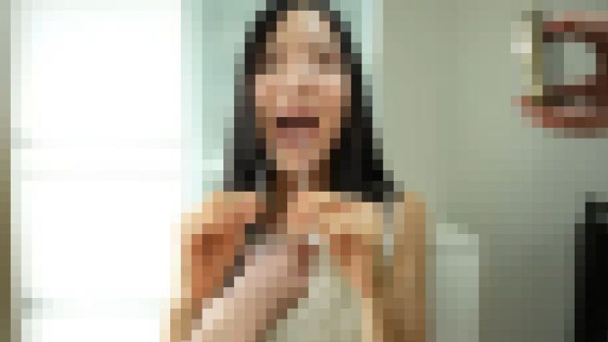 【再販】【個人撮影】桃瀬まゆの舌ブラシで「汚舌苔」採取