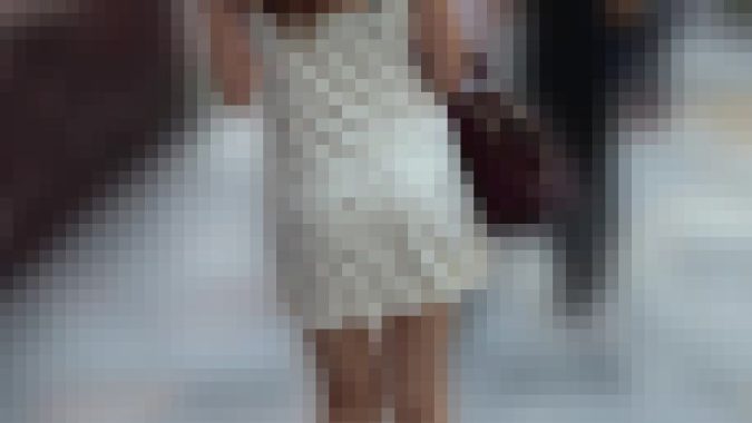 【再販】見なきゃ損!テロテロミニスカワンピ姿の茶髪ギャルのパンティー透け透け(動画/ω\)