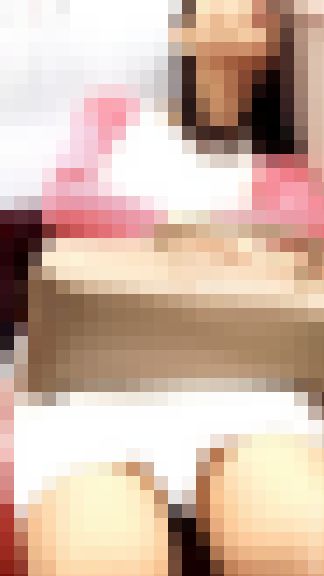 (電車対面)(顔出し)上のお口も…下のパンストあんよも…くぱぁ〜っと無防備に緩んじゃう…純白ワンピースに身を包んだOLお姉さん