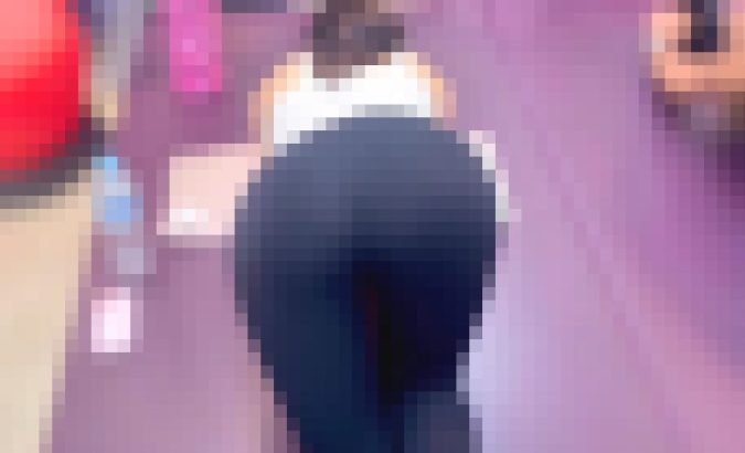 超Sクラスのエロ美巨尻を堪能せよ!希少なスパッツから美巨尻を見せつけ男に跨るような運動で♂を挑発!