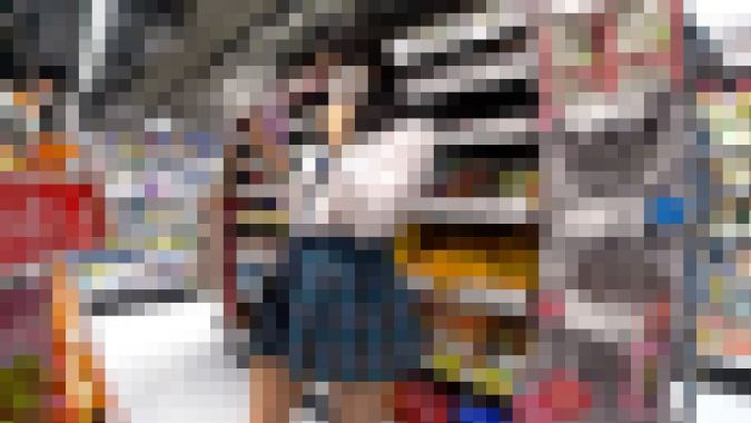 【顔出し】食い込みTバックのド変態チェちゃん♪デカ尻のケツ穴くぱぁ連発のシコ度MAXの挑発系パンチラ【前編】