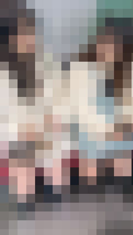 【再販】コートからエロい脚を露出!仲良し女子大生のミニスカ&アイドル級の美女を!真上から見まくります
