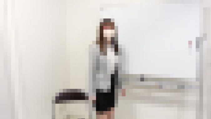 巨乳美人先生のパンツ見せつけ!自習中なのにM字開脚でパンチラしてきました、、、【おっぱい/教師/清楚】