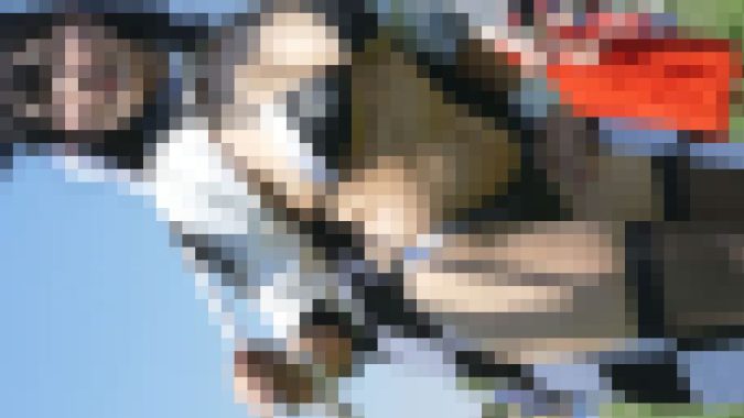 リアルにヤバすぎます!野外コスイベに集まる露出狂レイヤー達NO-1 巨乳ビキニちゃん編