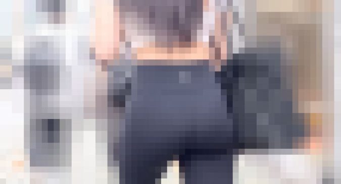 【4K高画質】張り裂けんばかりのムッチリ黒ヨガパンギャル