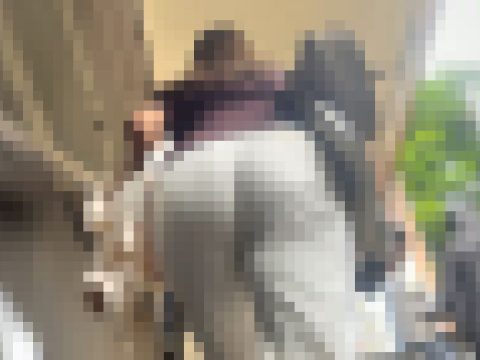 超Sクラスの下品なケツ達を下から堪能!自慢のスケベ尻をムニュらせながらパンティラインで男を挑発!