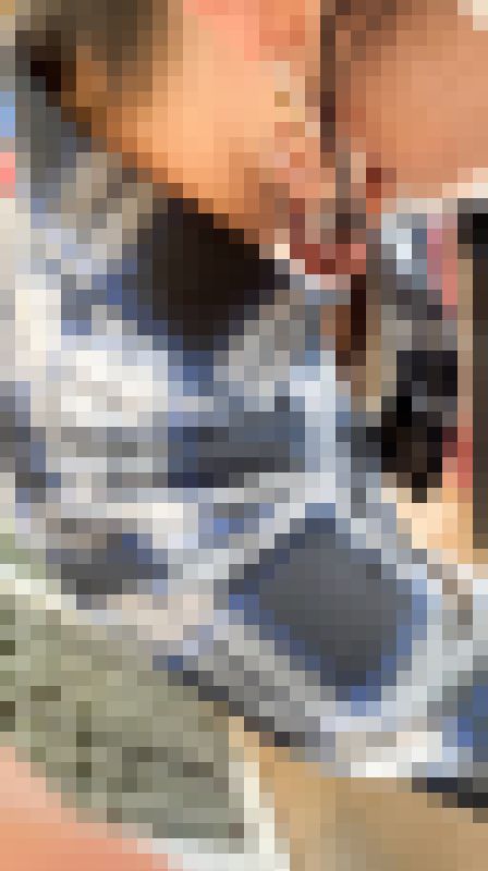 【店員さん胸チラB地区?】奇跡の再会!美術品店員さん/アパレル店員さん/2名